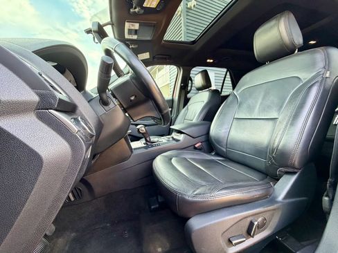 Used 2018 Ford Explorer XLT w/ Equipment Group 202A image 23