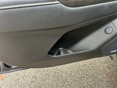 Used 2022 GMC Acadia SLT w/ Elevation Edition image 35