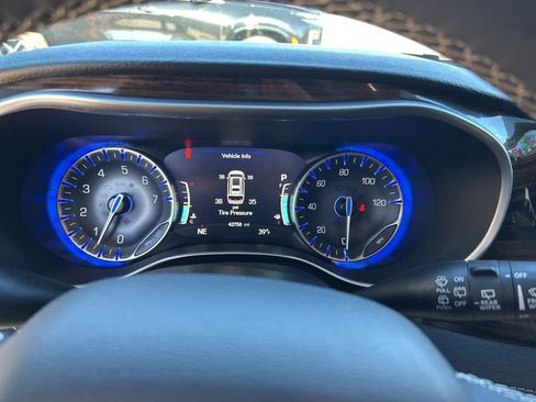 Used 2023 Chrysler Pacifica Limited w/ Uconnect Theater Family Group AWD/4WD image 36