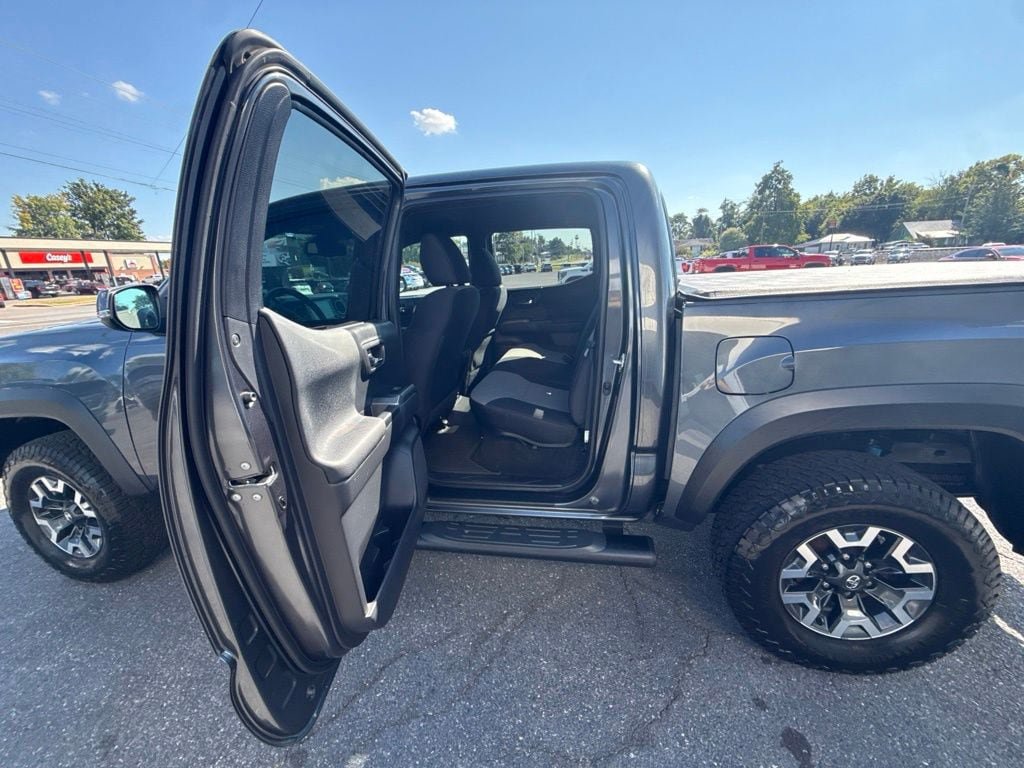 Used 2023 Toyota Tacoma TRD Off-Road w/ Black Out Package (TMS) AWD/4WD image 11