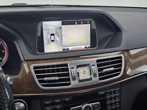 Used 2014 Mercedes-Benz E 250 BlueTEC 4MATIC Sedan image 23