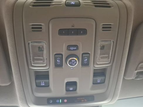 Used 2022 Cadillac Escalade Sport Platinum RWD image 29