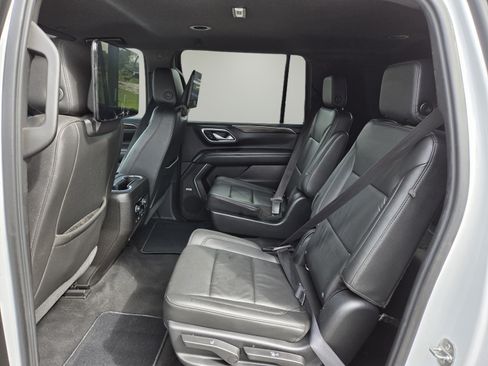 Used 2021 Chevrolet Suburban Z71 w/ Rear Media and Nav Package AWD/4WD image 11