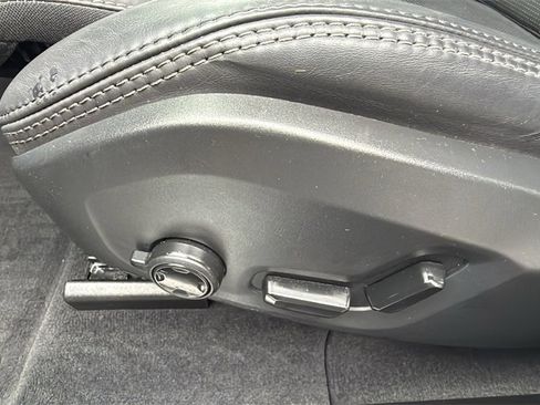 Certified 2024 Volvo XC60 B5 Ultimate w/ Climate Package image 24