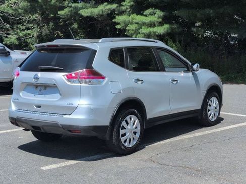 Used 2016 Nissan Rogue S w/ Appearance Package AWD/4WD image 5