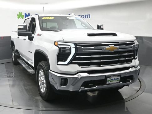 Used 2024 Chevrolet Silverado 2500 LTZ w/ LTZ Plus Package AWD/4WD image 5