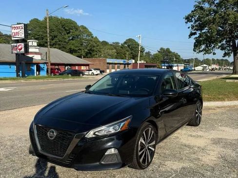 Used 2021 Nissan Altima 2.5 SR FWD image 1