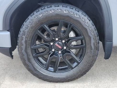 Used 2024 GMC Sierra 1500 Elevation image 10