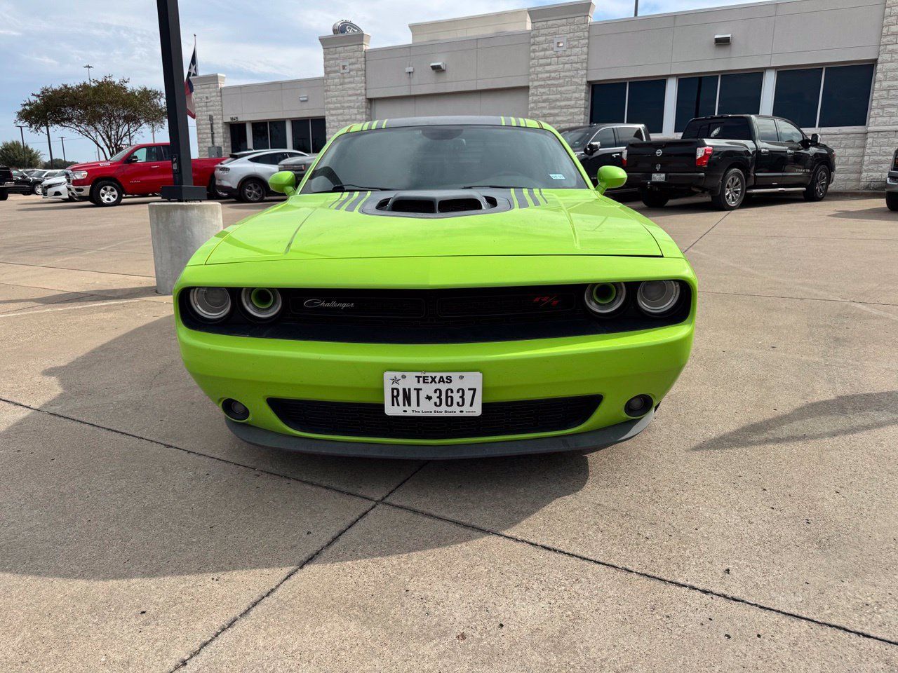 Used 2015 Dodge Challenger R/T RWD image 4