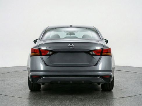 Used 2025 Nissan Altima 2.5 SV FWD image 7