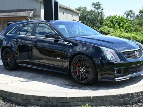 Used 2014 Cadillac CTS V RWD image 3