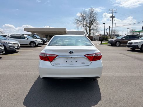Used 2015 Toyota Camry XLE w/ Moonroof Package image 12