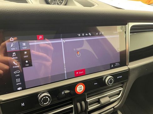 New 2026 Porsche Macan AWD/4WD image 8