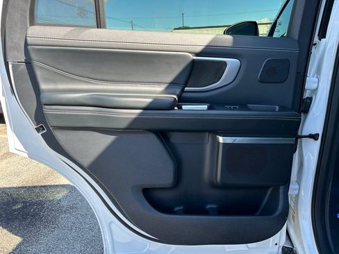 Used 2025 Ford Expedition Platinum w/ Stealth Performance Package AWD/4WD image 39