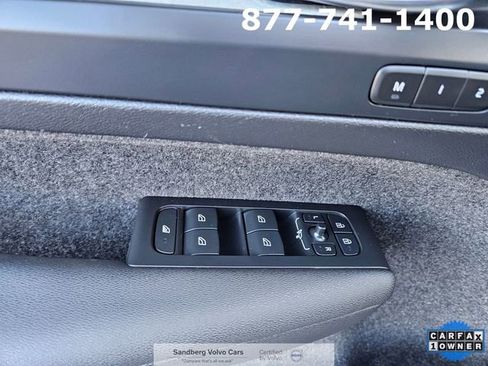 Certified 2023 Volvo XC40 B5 Ultimate w/ Protection Package Premier image 19