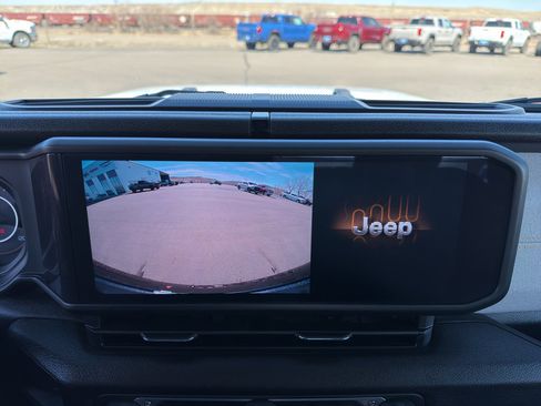 Used 2025 Jeep Wrangler Sport image 19