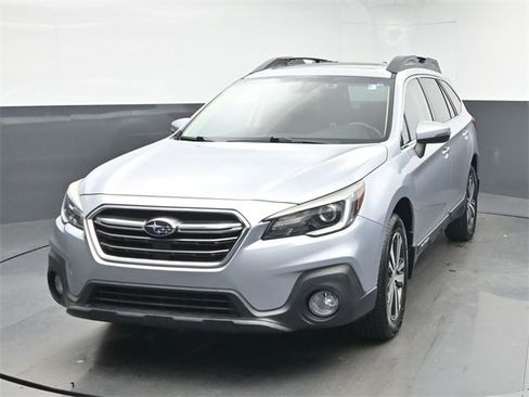 Used 2019 Subaru Outback 2.5i Limited w/ Popular Package #2 image 3
