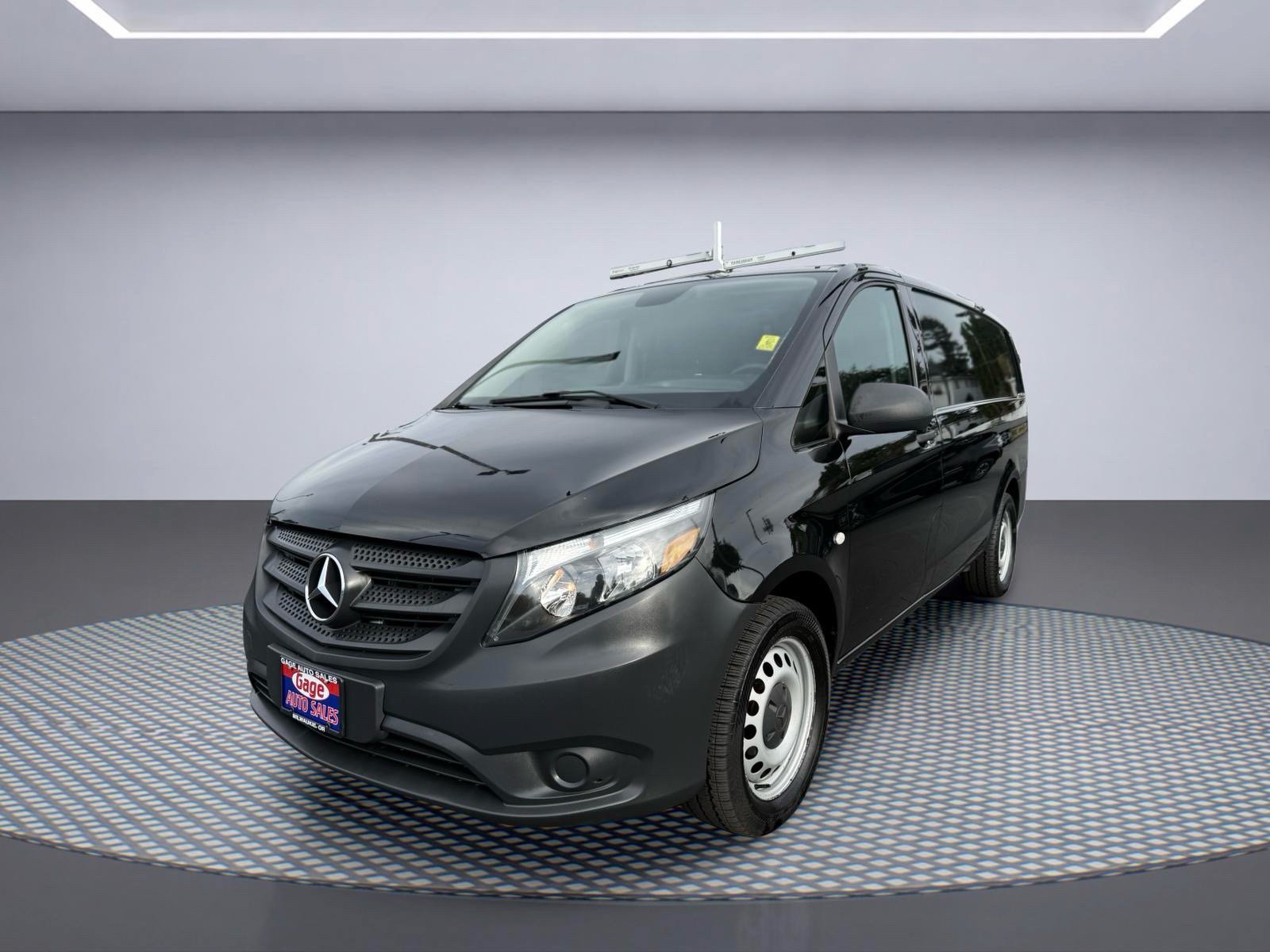 Used 2018 Mercedes-Benz Metris image 2