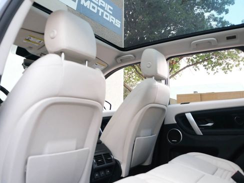 Used 2020 Land Rover Discovery Sport SE image 25