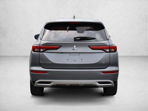 Used 2023 Mitsubishi Outlander SE AWD/4WD image 8