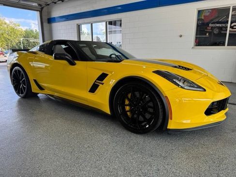 Used 2019 Chevrolet Corvette Grand Sport w/ Carbon Flash Badge Package RWD image 19