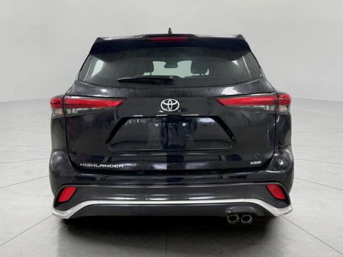 Used 2021 Toyota Highlander XSE image 6