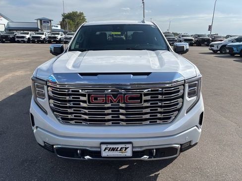 Used 2024 GMC Sierra 1500 Denali w/ Technology Package AWD/4WD image 3