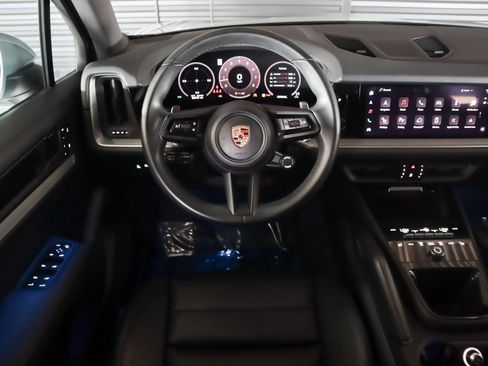 Certified 2024 Porsche Cayenne AWD/4WD image 13