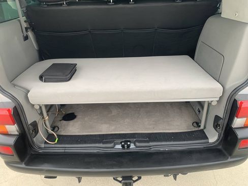 Used 2003 Volkswagen Eurovan MV FWD image 23
