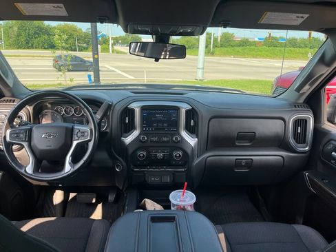 Used 2021 Chevrolet Silverado 1500 LT Trail Boss w/ Bed Protection Package AWD/4WD image 5