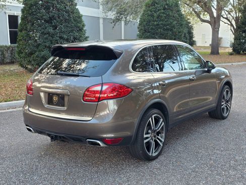 Used 2013 Porsche Cayenne Diesel AWD/4WD image 8