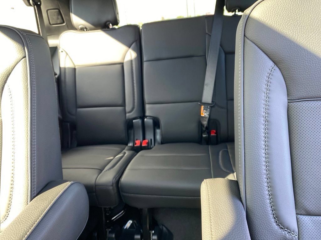 Used 2026 GMC Yukon Denali w/ Sun & Power Step Package AWD/4WD image 29