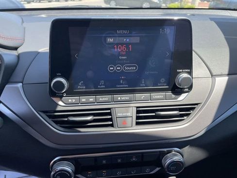 Used 2024 Nissan Altima 2.5 SR FWD image 18