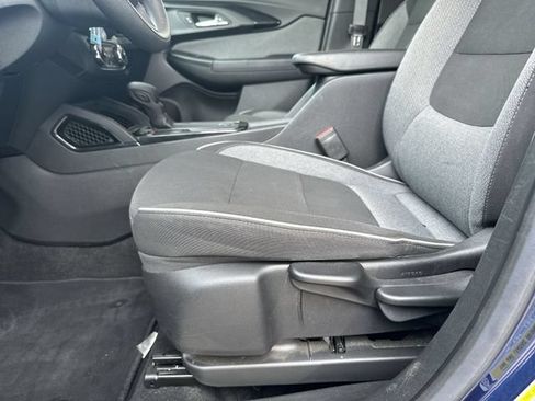 Used 2023 Chevrolet TrailBlazer LS FWD image 13