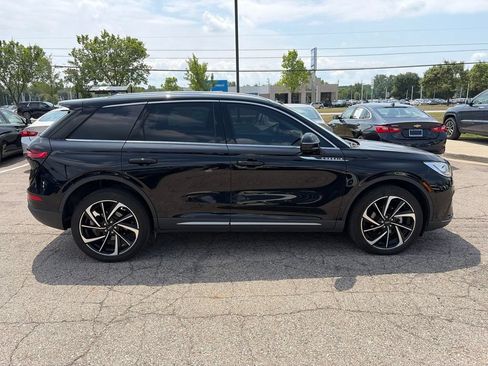 Used 2023 Lincoln Corsair Reserve w/ Equipment Group 201A AWD/4WD image 4