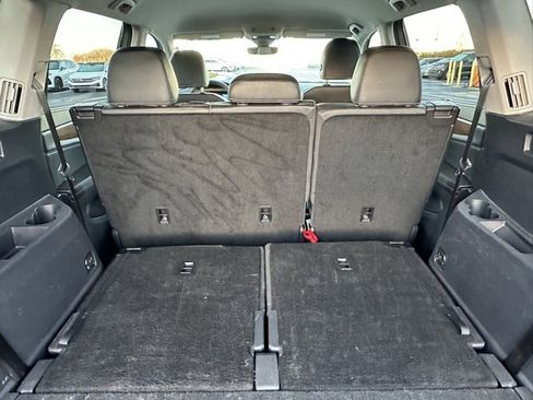 Certified 2024 Volkswagen Atlas SE image 18