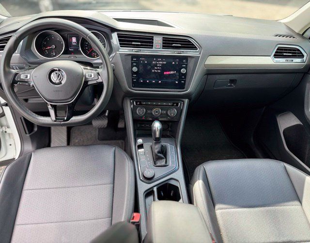 Used 2020 Volkswagen Tiguan SE AWD/4WD image 12