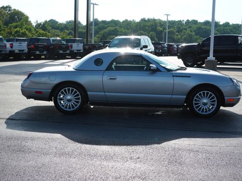 Used 2004 Ford Thunderbird image 10