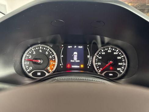 Used 2015 Jeep Renegade Latitude w/ Cold Weather Group image 14