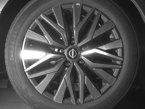 Used 2025 Nissan Altima 2.5 SV FWD image 15