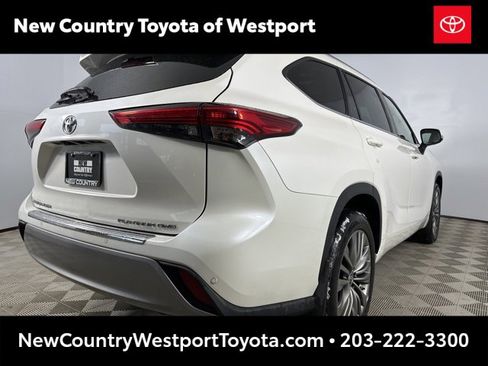 Used 2021 Toyota Highlander Platinum image 7