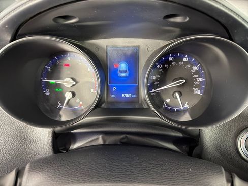 Used 2018 Toyota C-HR XLE FWD image 10