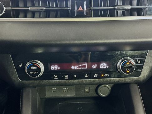 Used 2024 Mitsubishi Outlander SE image 24