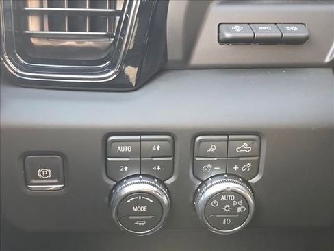 New 2026 GMC Sierra 2500 AT4 w/ AT4 Premium Plus Package image 10