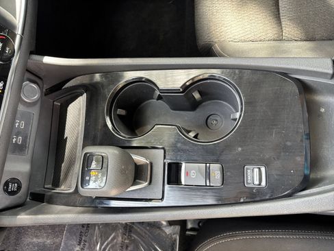 Used 2025 Nissan Rogue SV FWD image 37