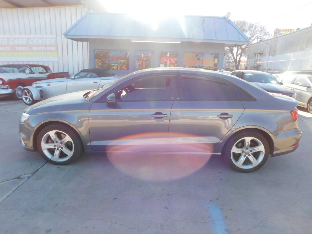 Used 2018 Audi A3 2.0T Premium w/ Convenience Package FWD image 4