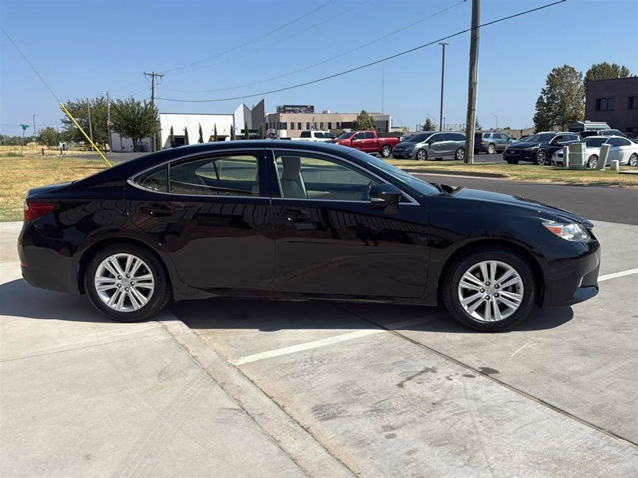 Used 2014 Lexus ES 350 w/ Premium Package FWD image 9