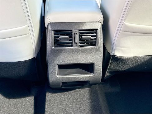 New 2025 Mitsubishi Outlander SE image 26