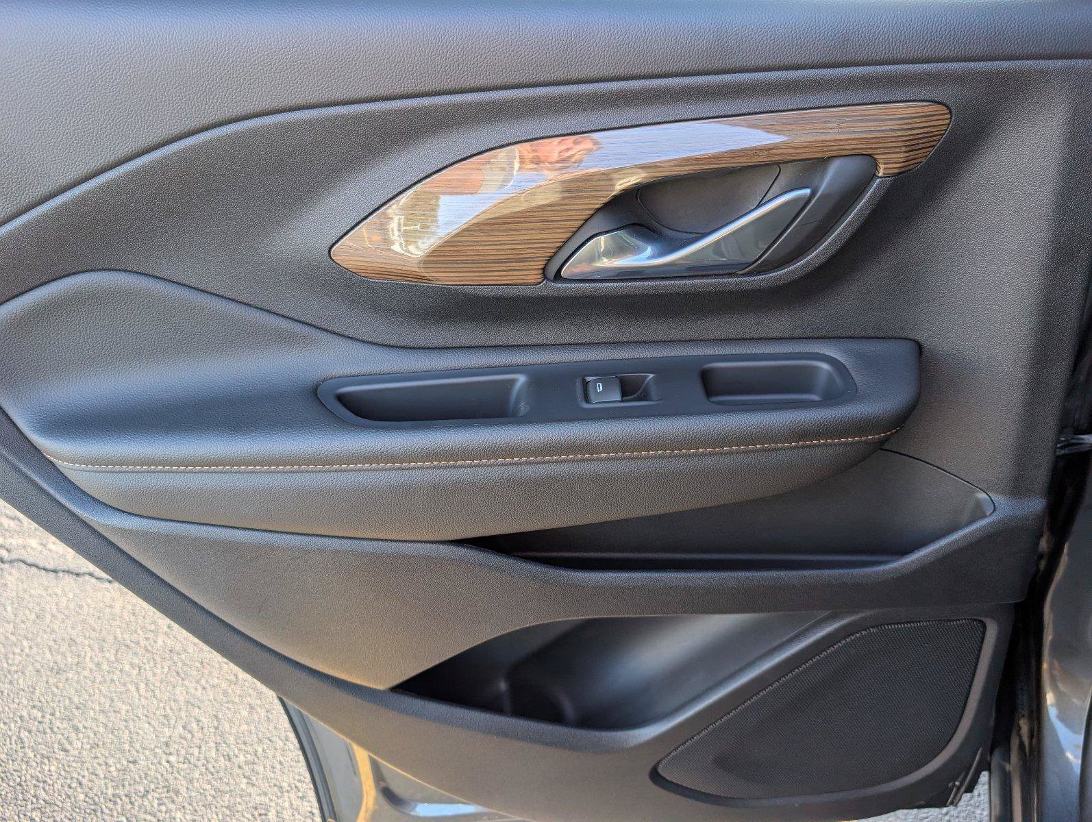 Used 2020 GMC Terrain SLE w/ Elevation Edition FWD image 35