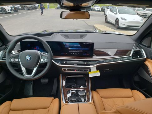 New 2026 BMW X5 xDrive50e w/ Climate Comfort Package AWD/4WD image 15